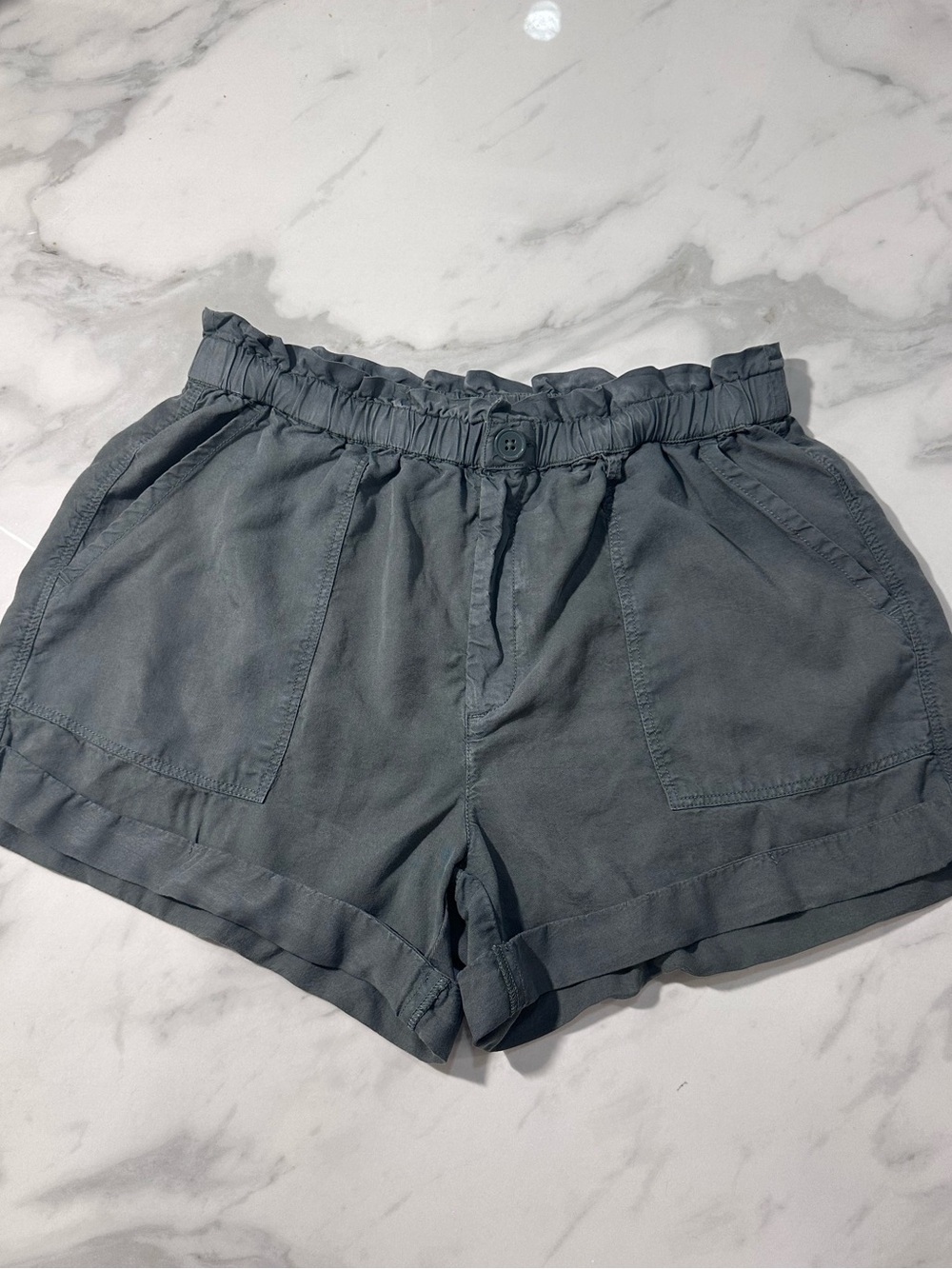 AERIE 100% LYOCELL Women's Elastic-Waist Ruffle Shorts Slate Gray-Green Size Med